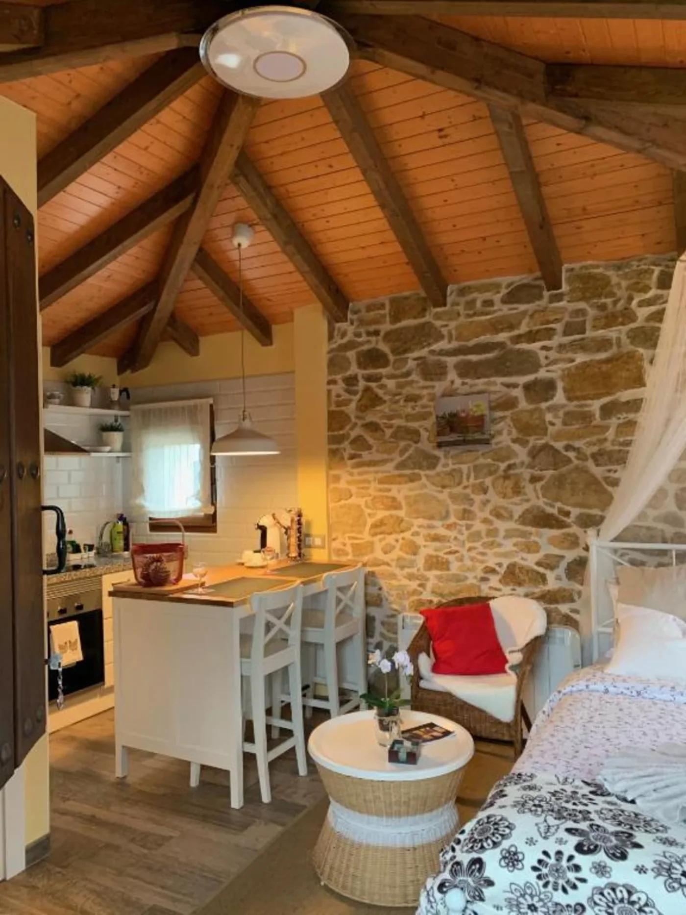 Cocina y salón de L'Andolina